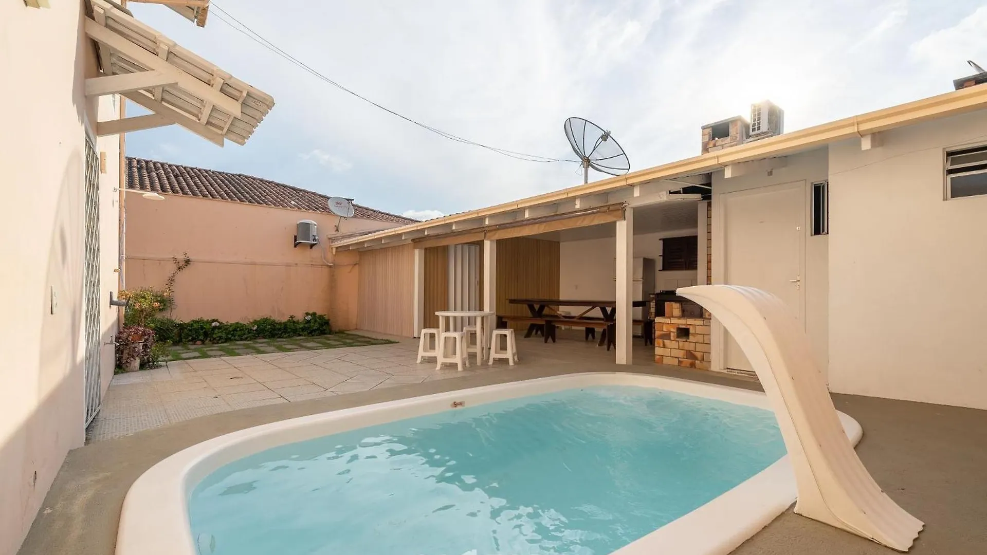 Casa 5Q C/ Piscina No Centro De Penha Bsl190别墅 巴西