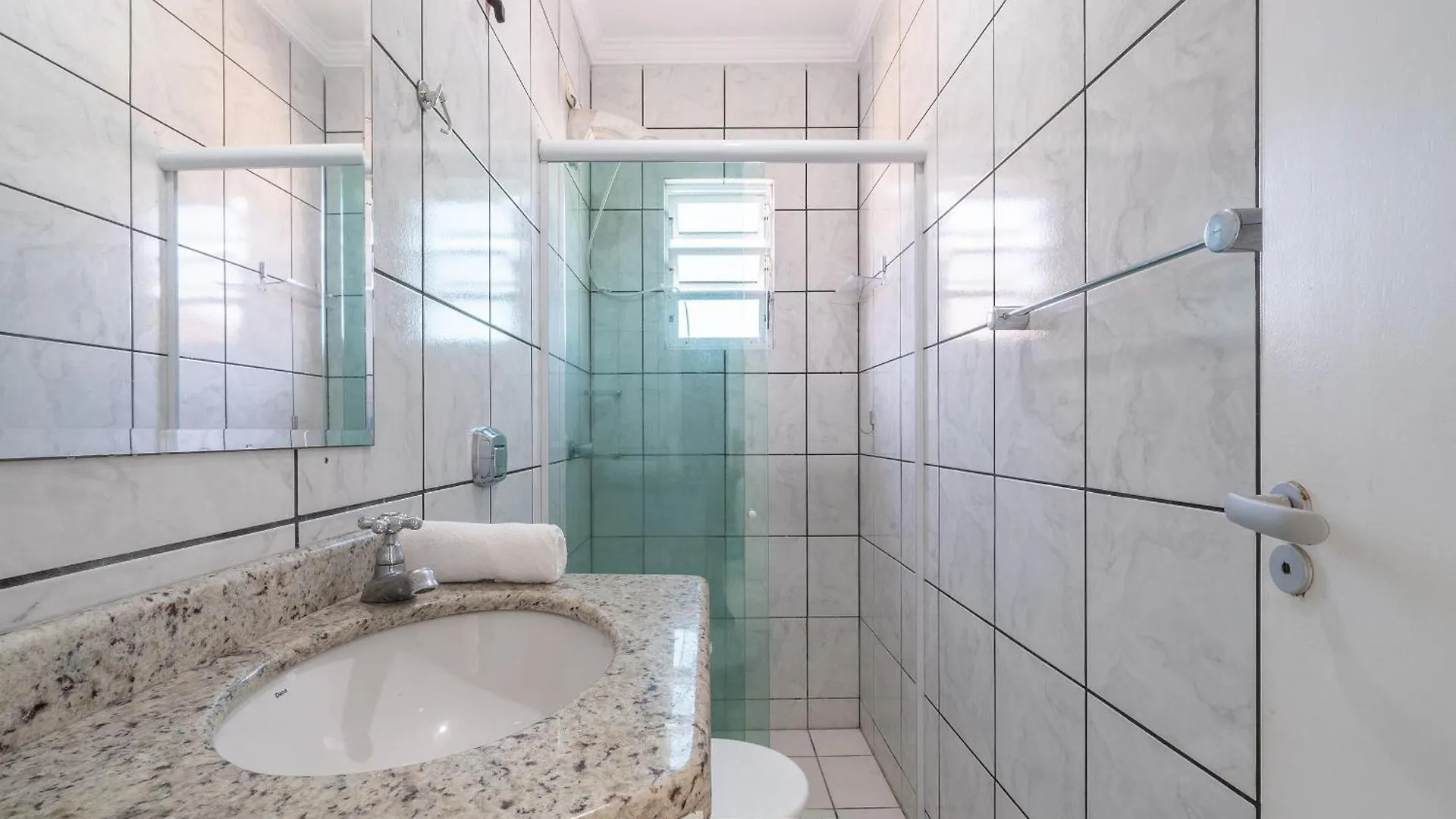 Casa 5Q C/ Piscina No Centro De Penha Bsl190别墅 佩尼亚